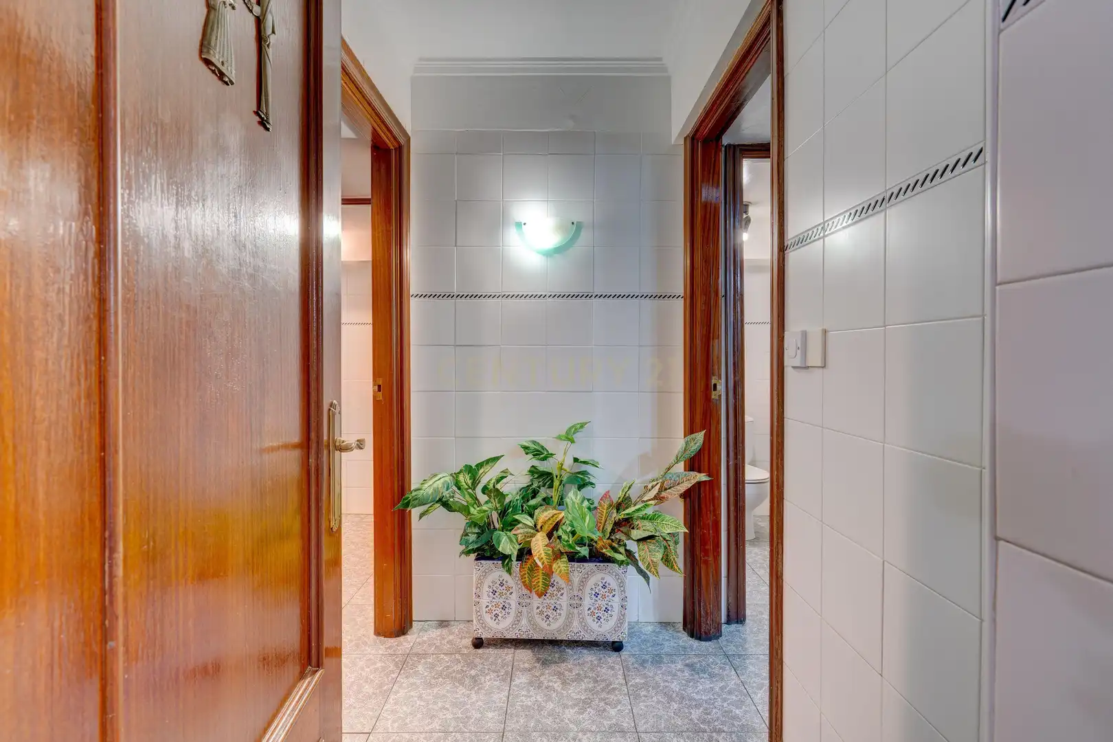 Commercial properties for sale in Deba  with Air Conditioner