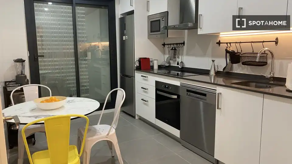 Habitación en Paseo Marítimo Oeste - Pacífico