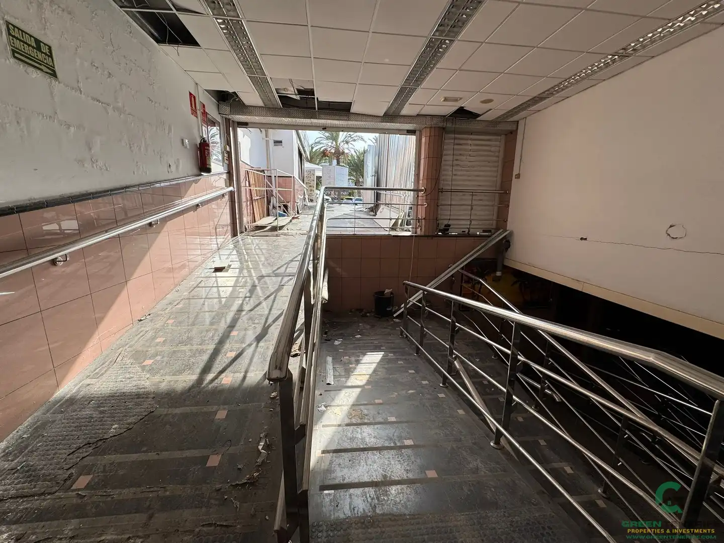 Local comercial de lloguer a Av. Santiago Puig, imagen 18