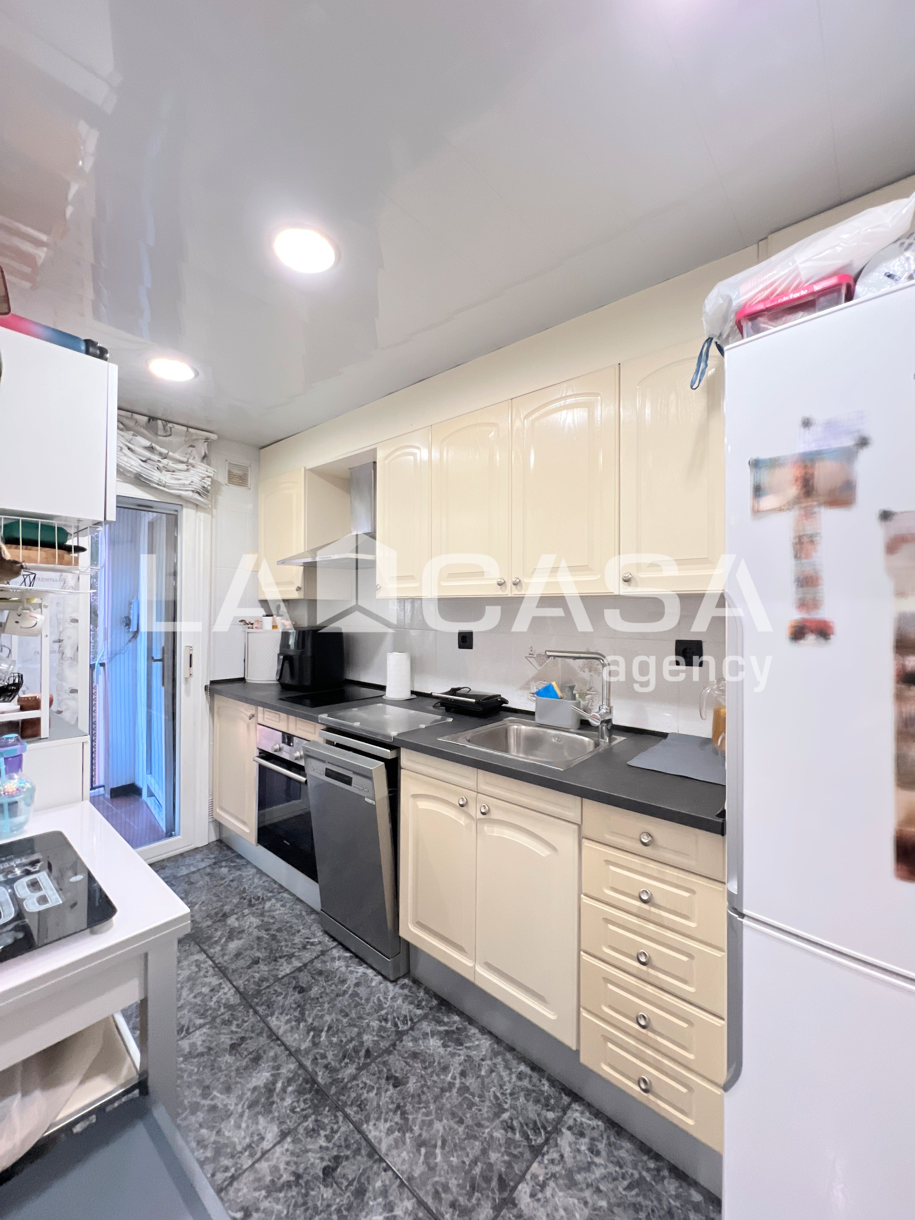 Cuina de Pis en venda en Badalona amb Balcó