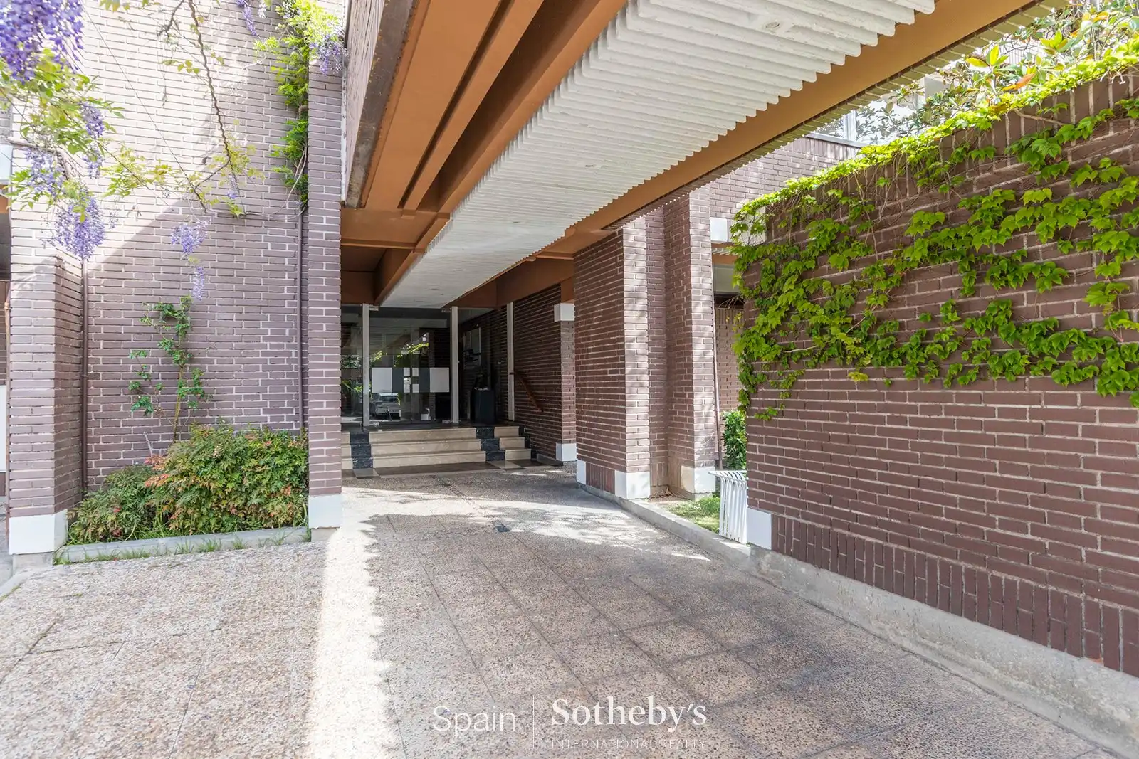 Vista exterior de Apartamento en venta en Madrid con Aire acondicionado, Calefacción y Jardín privado
