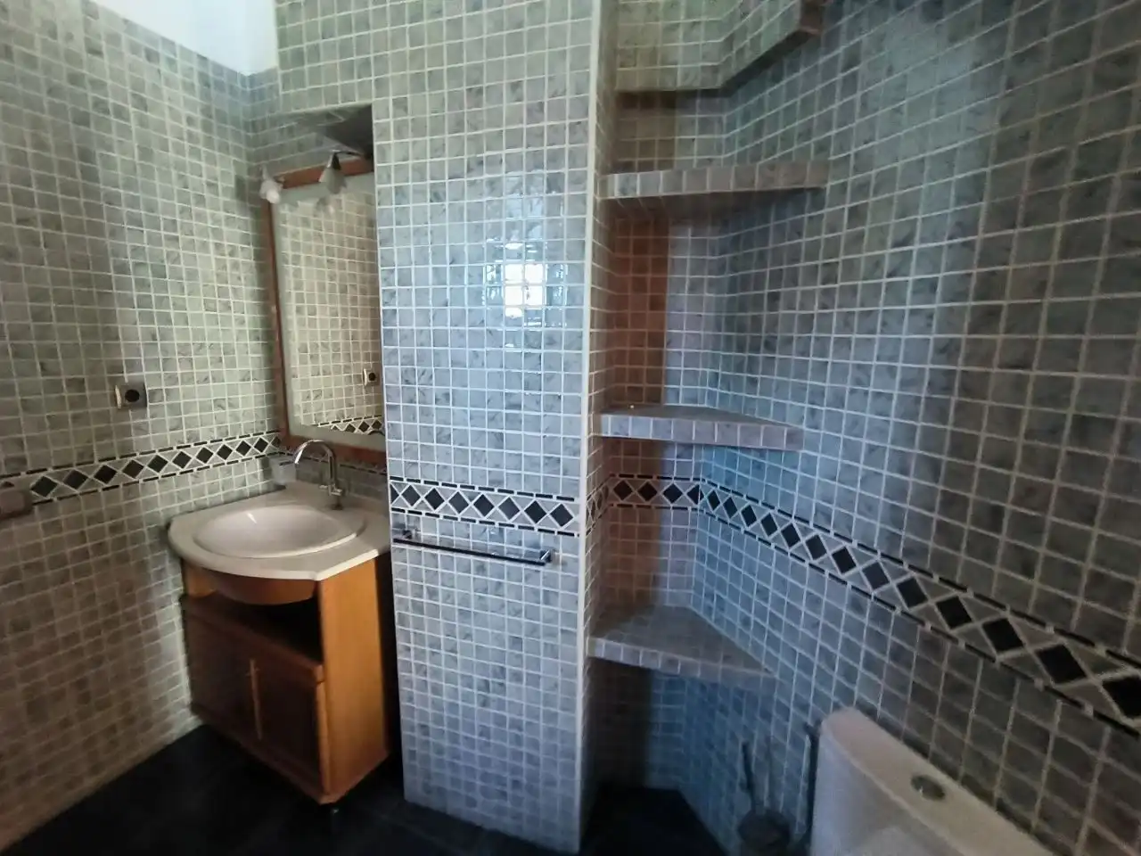 Baño de Casa o chalet en venta en Vilanova i la Geltrú con Aire acondicionado, Calefacción y Jardín privado