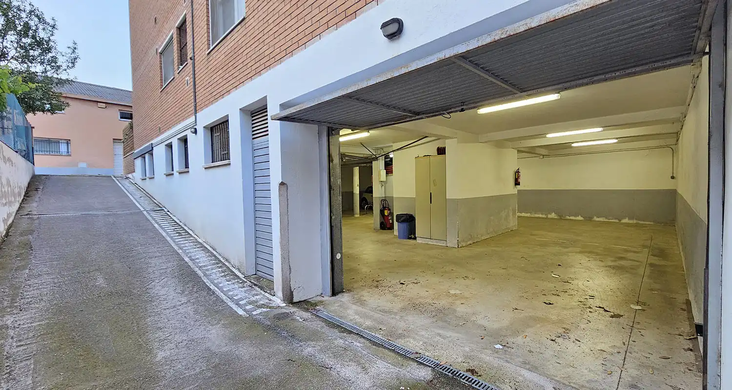 Einzelparkplatz zum Verkauf in Carrer Girona, imagen 5