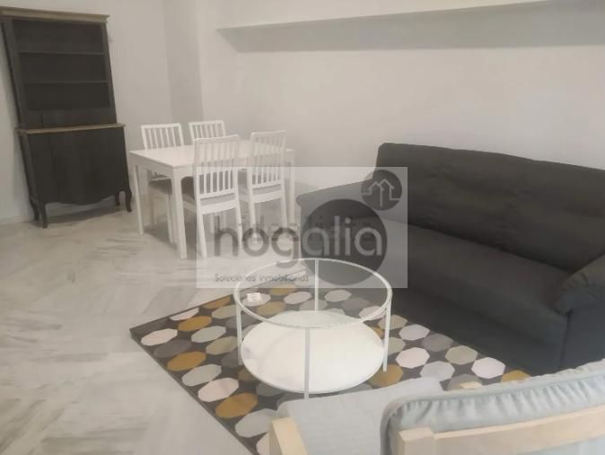 Sala de estar de Piso de alquiler en  Sevilla Capital con Aire acondicionado, Terraza y Amueblado
