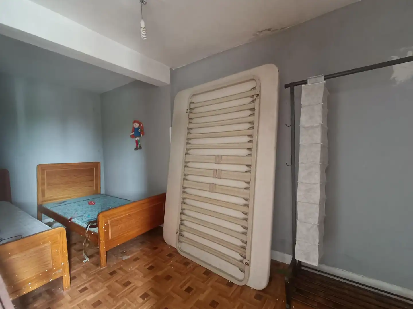 Dormitori de Casa adosada en venda en Santa Cruz de Bezana amb Calefacció, Jardí privat i Traster