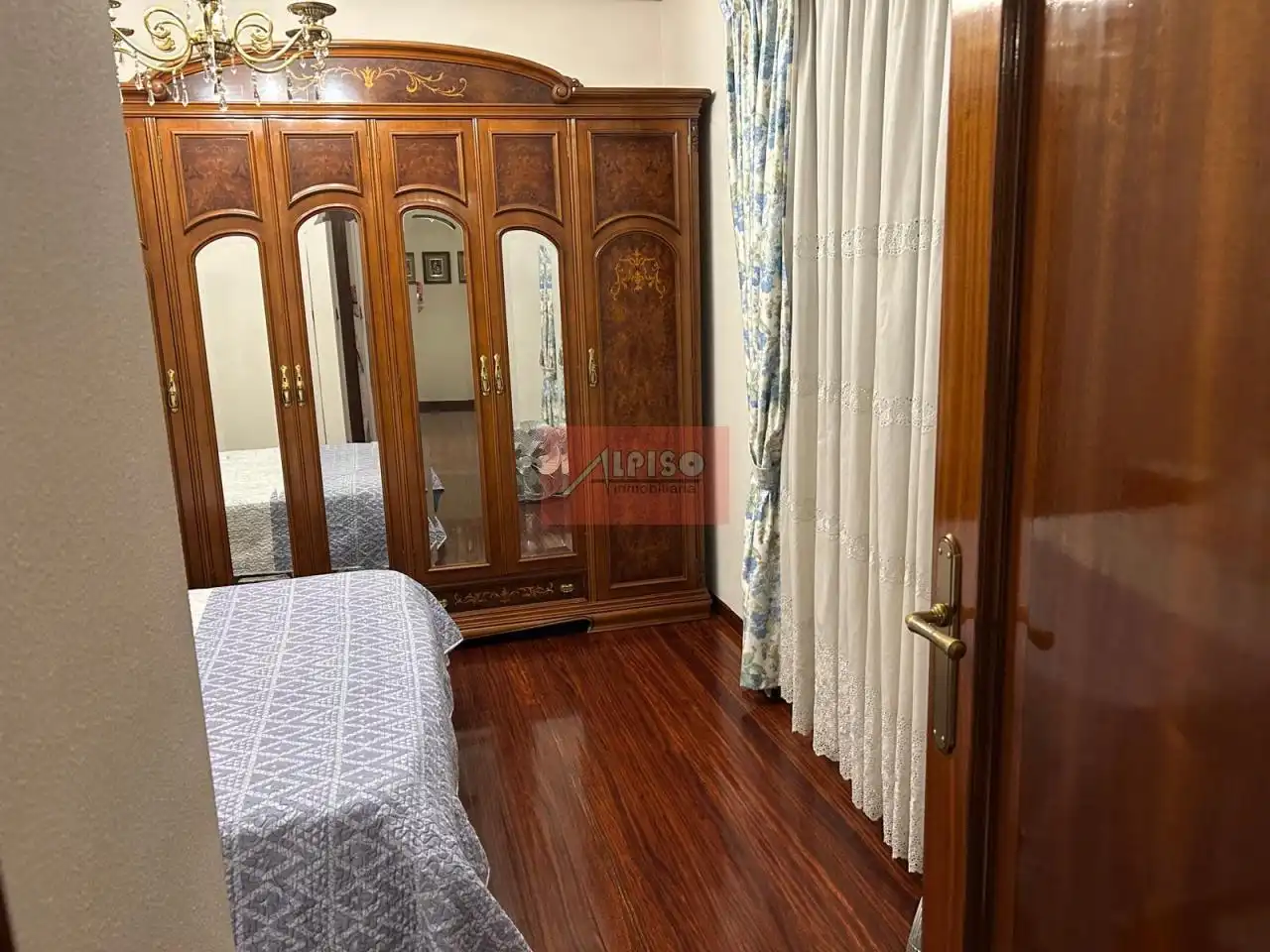 Habitación de Piso en venta en Ourense Capital  con Calefacción, Parquet y Terraza