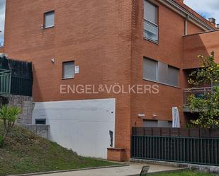 Exterior view of House or chalet to rent in Sant Andreu de la Barca  with Air Conditioner, Heating and Private garden