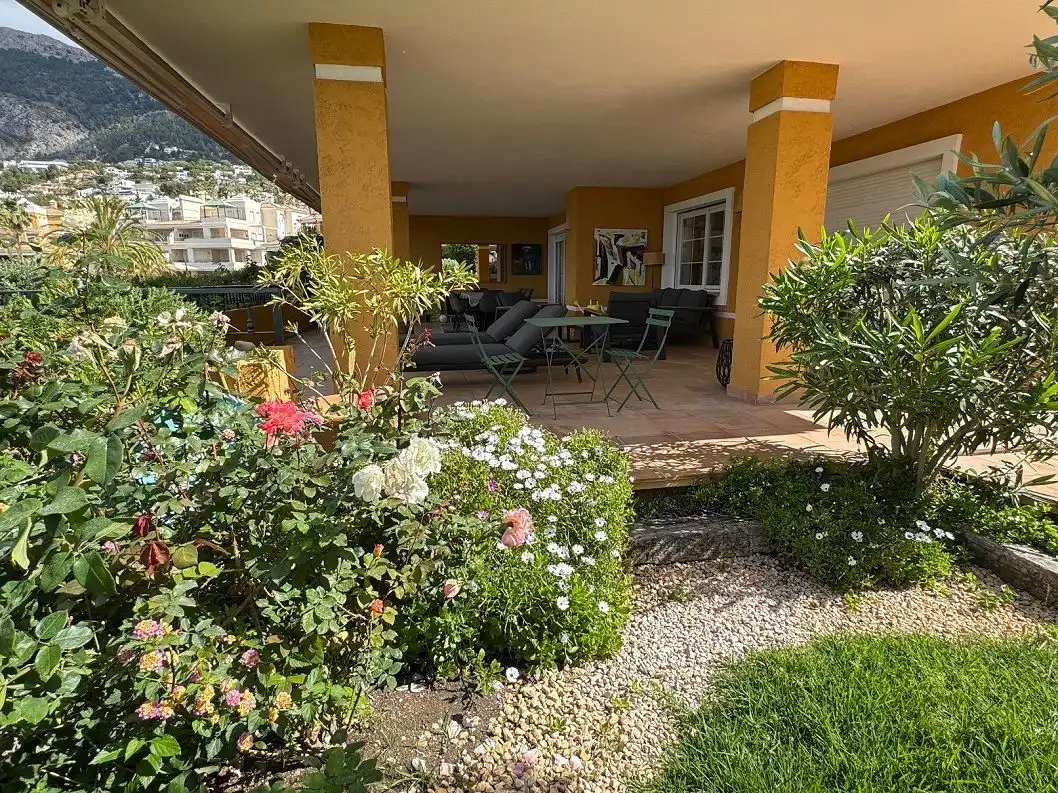 Terraza de Apartamento de alquiler en Altea con Aire acondicionado, Calefacción y Jardín privado