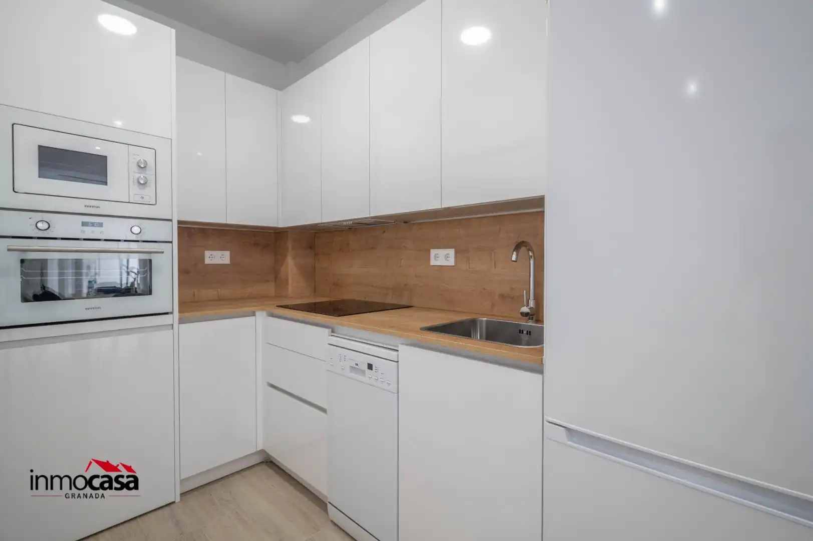 Kitchen of Flat for sale in Granada