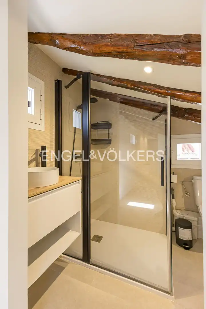 Bany de Estudi de lloguer en Madrid amb Aire condicionat, Calefacció i Parquet