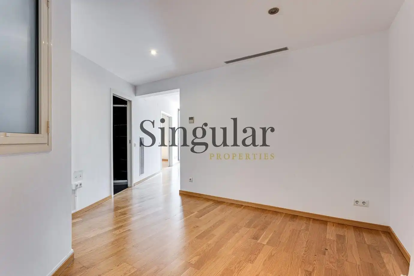 Habitación de Piso en venta en Barcelona con Calefacción y Balcón