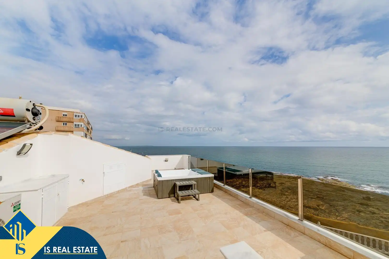 Chalet con jardín en venta en Playa de los Locos, imagen 2