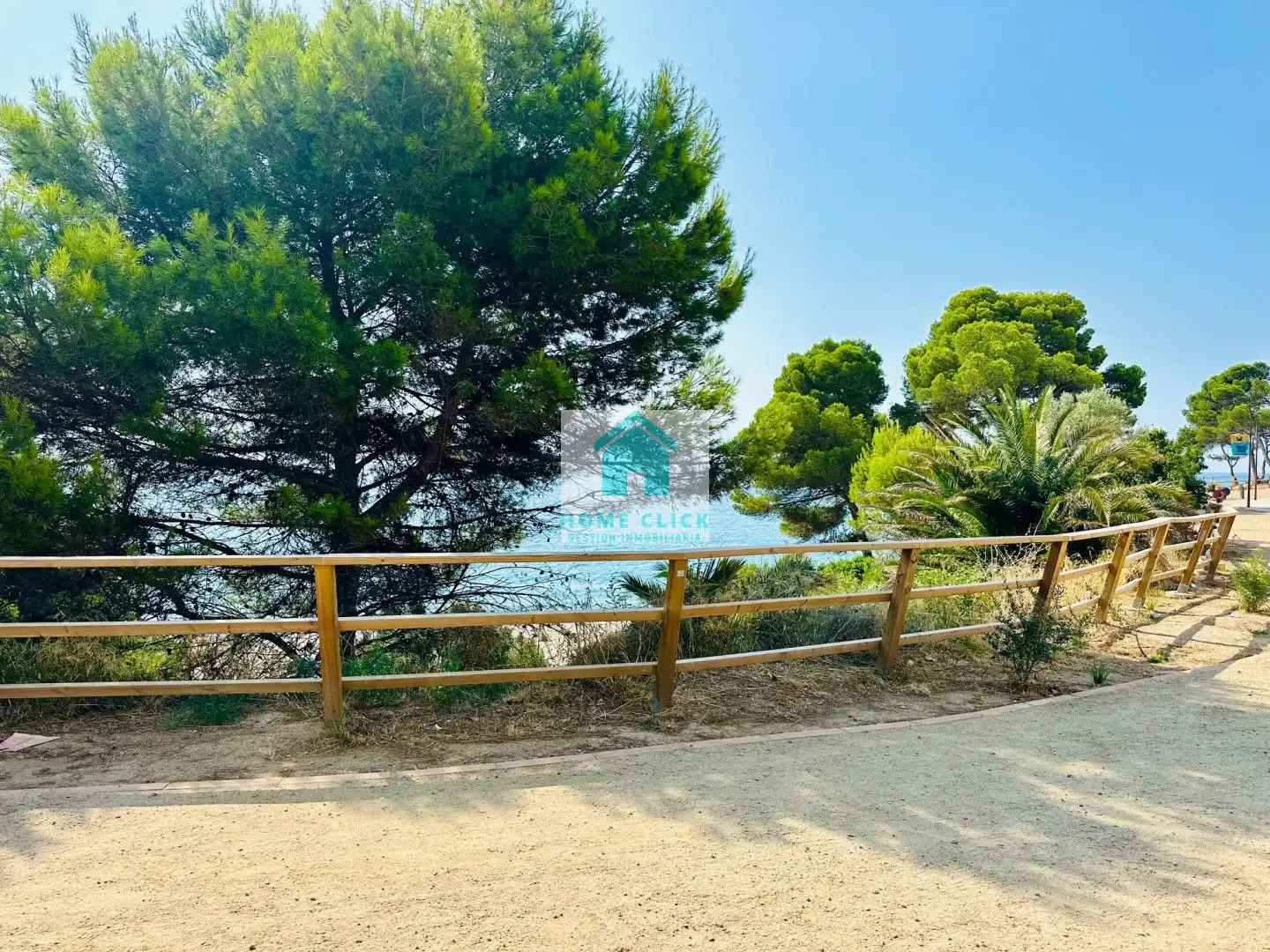 Vista exterior de Apartament de lloguer en Mont-roig del Camp amb Aire condicionat, Calefacció i Jardí privat