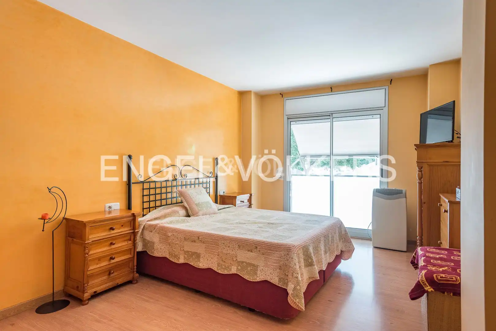 Habitación de Apartamento en venta en Sant Boi de Llobregat con Aire acondicionado, Calefacción y Parquet