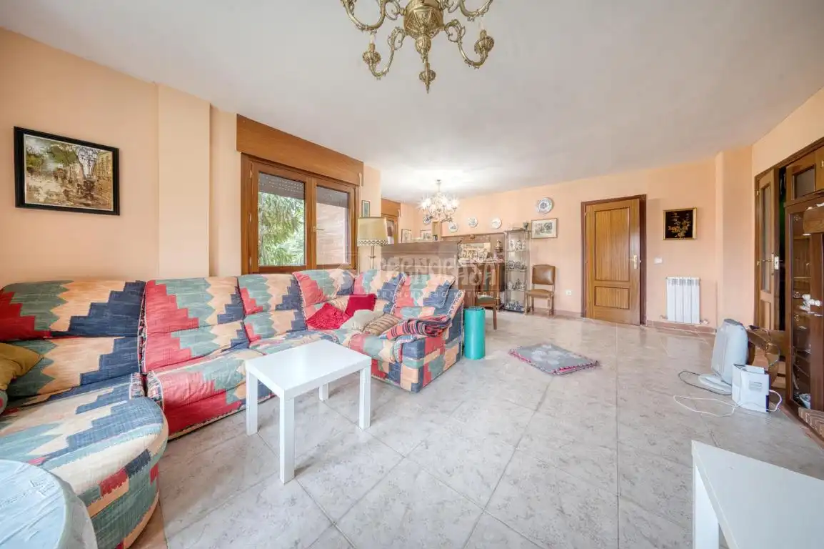 Sala de estar de Casa o chalet en venta en Trigueros del Valle con Calefacción, Jardín privado y Piscina