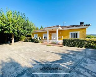 Vista exterior de Casa o xalet en venda en Benimarfull amb Terrassa