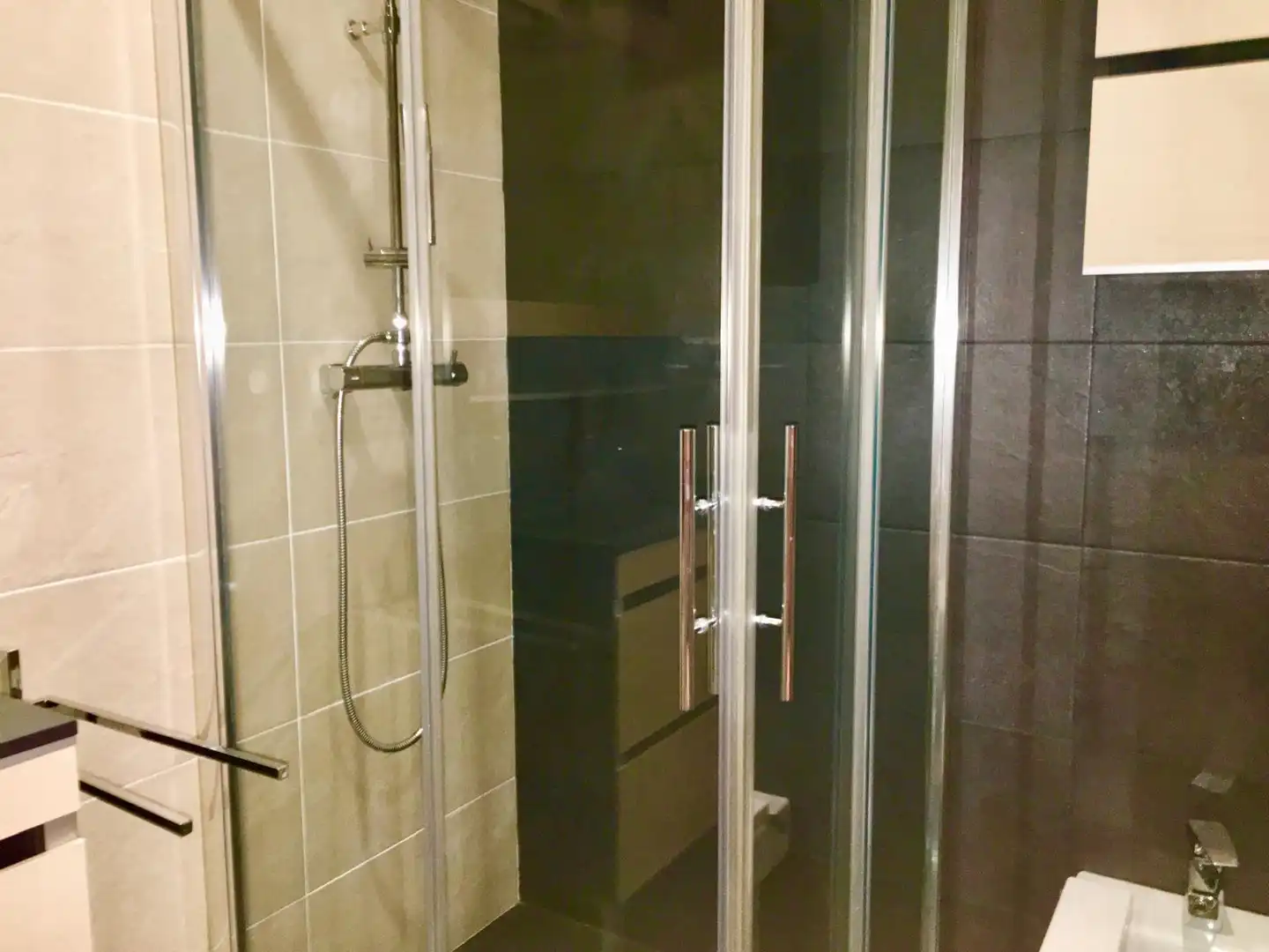 Bany de Pis de lloguer en Puertollano amb Aire condicionat, Calefacció i Terrassa