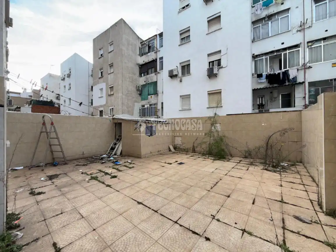 Vista exterior de Piso en venta en  Madrid Capital