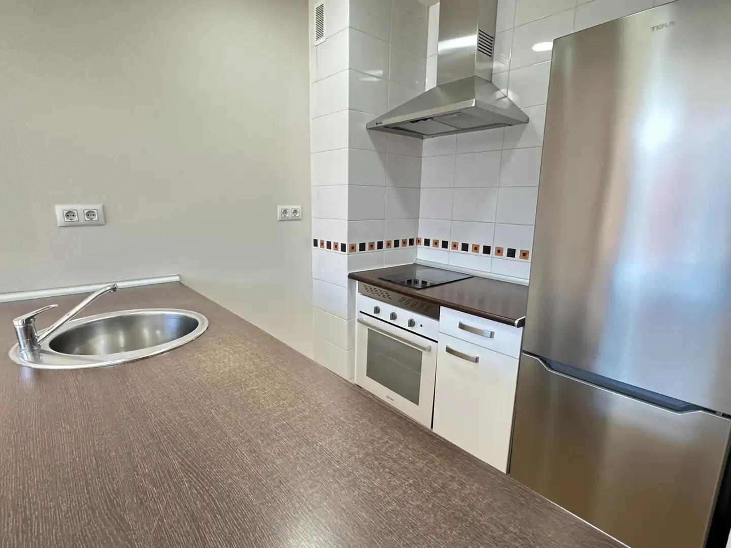 Kitchen of Flat for rent in Madrid  with Air Conditioner, Heating and Storage room