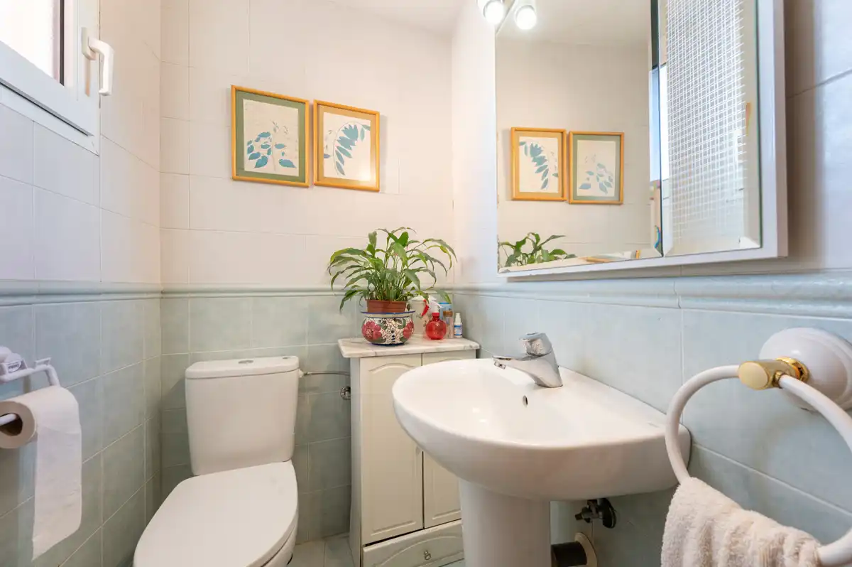 Baño de Casa adosada en venta en Colmenar Viejo con Calefacción, Parquet y Terraza