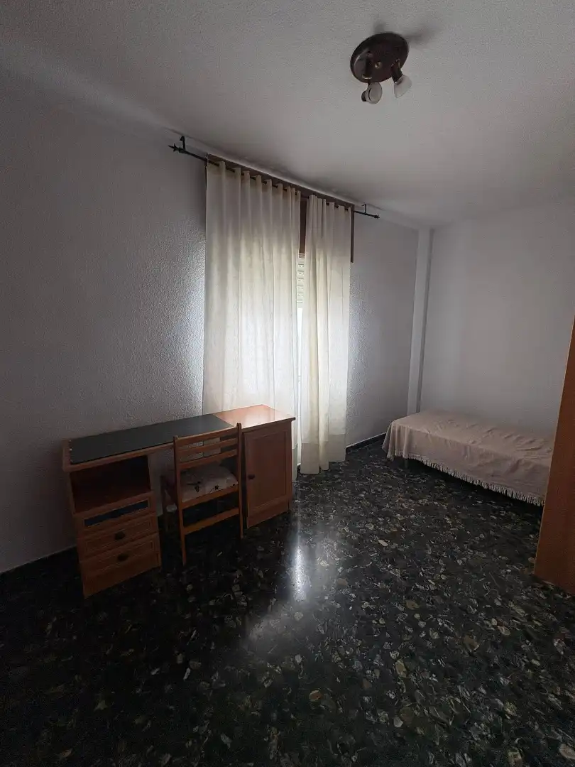 Schlafzimmer von Wohnung zum Verkauf in Loja mit Möbliert, Ofen und Waschmaschine