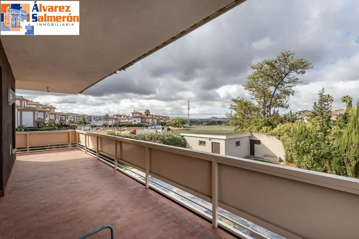 Casa con terrazza in vendita a Avenida HUETOR VEGA, imagen 6