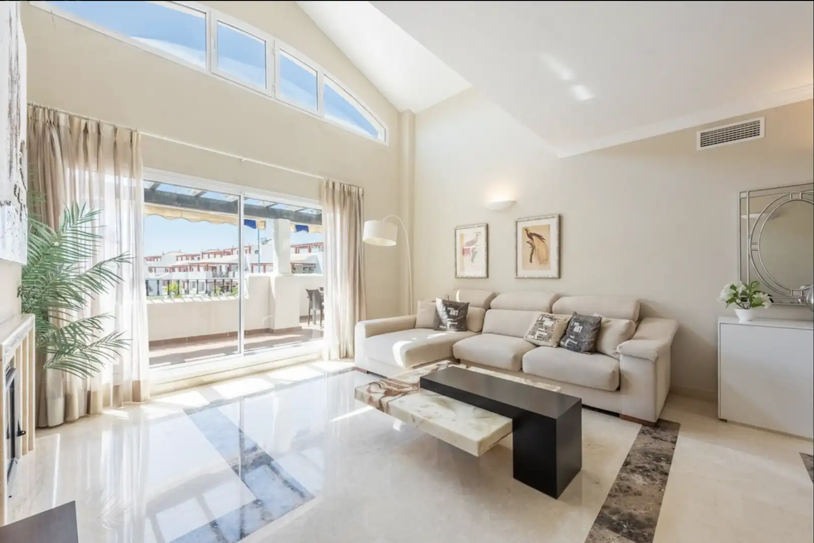 Wohnzimmer von Maisonette zum Verkauf in Marbella mit Terrasse, Möbliert und Gemeinschaftspool