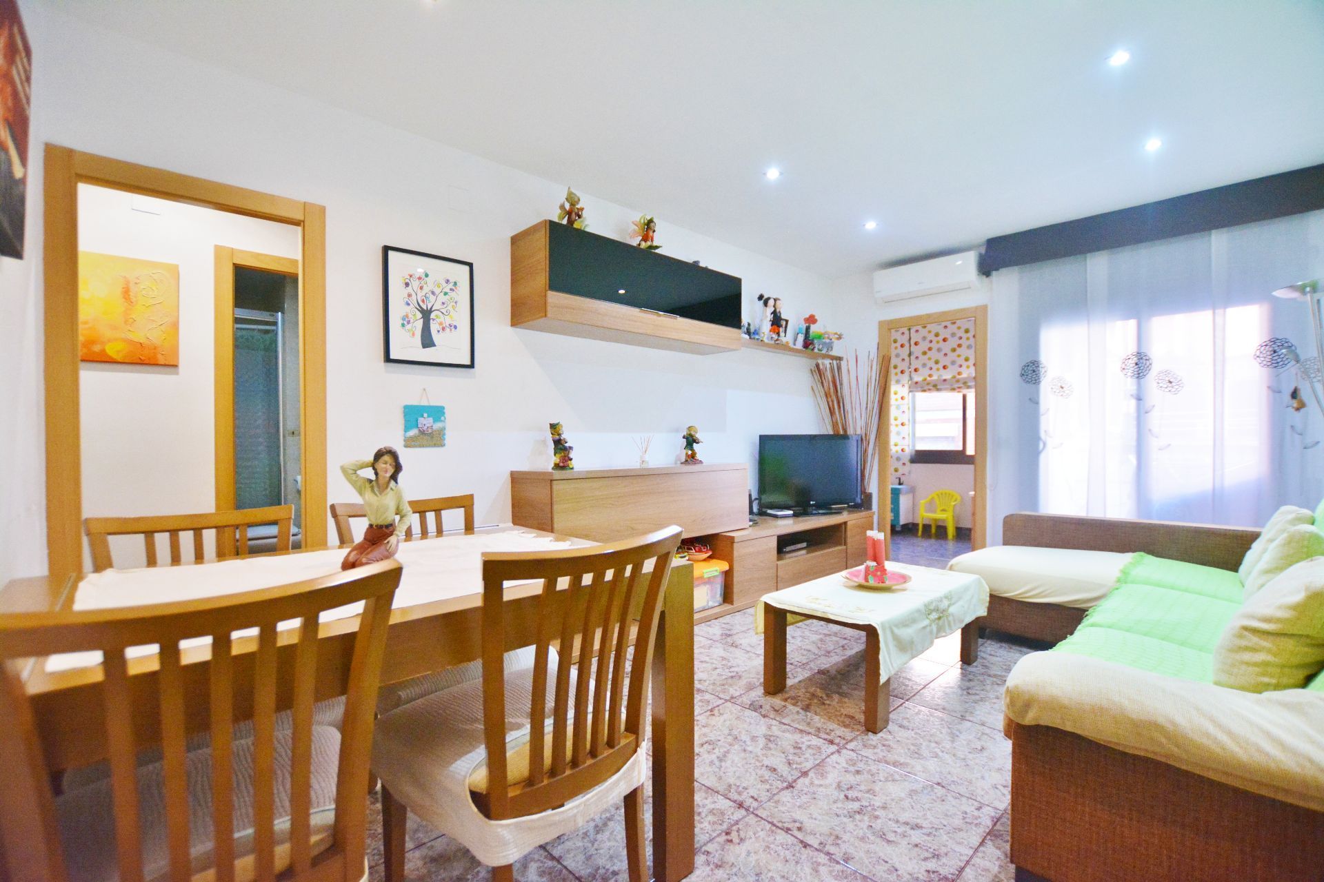 Sala d'estar de Pis en venda en Santa Coloma de Gramenet amb Aire condicionat i Terrassa