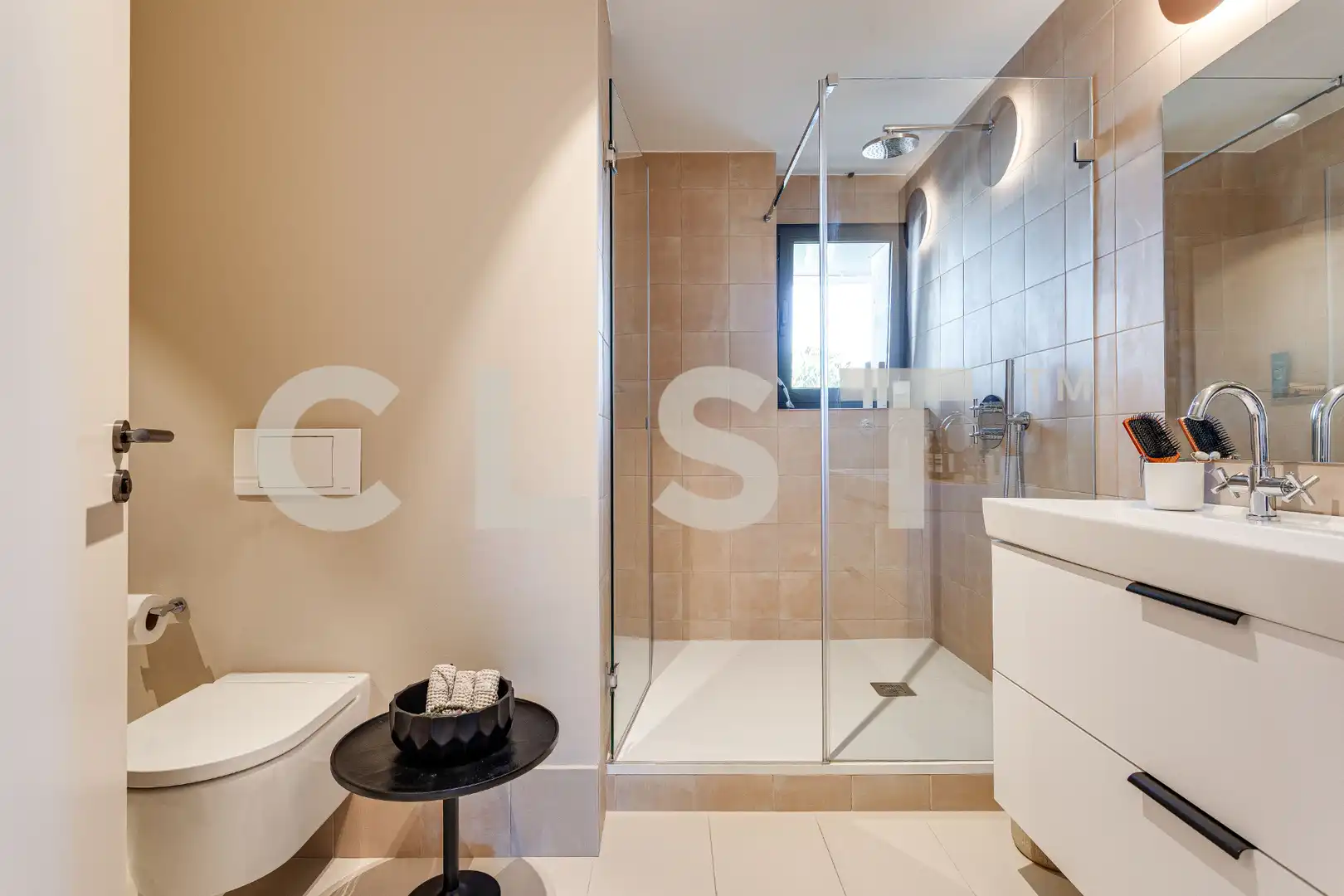Badezimmer von Dachboden zur Miete in Barcelona mit Klimaanlage, Heizung und Parkett