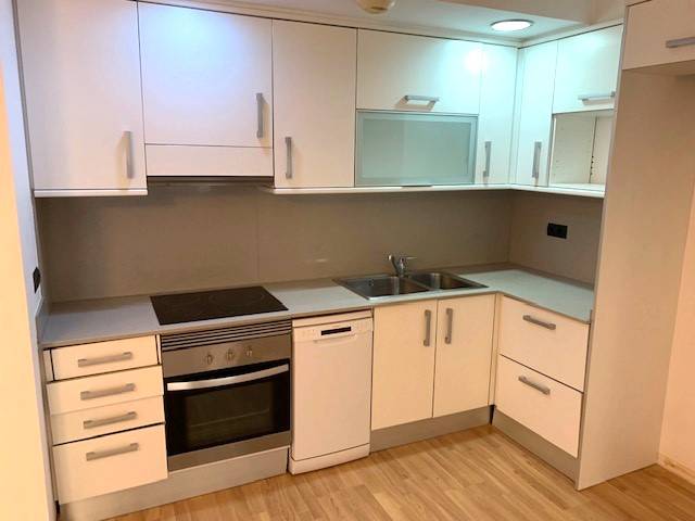 Piso en Alquiler en Carrer de Milà i Fontanals en Centre - Nucli Antic