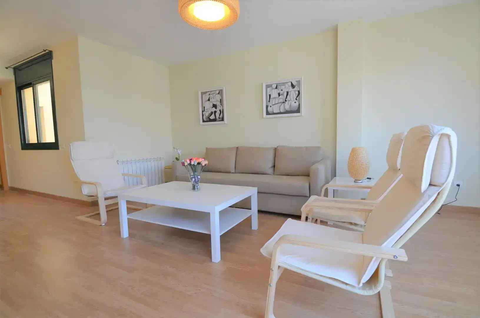 Wohnzimmer von Wohnung zur Miete in Cambrils mit Klimaanlage und Balkon