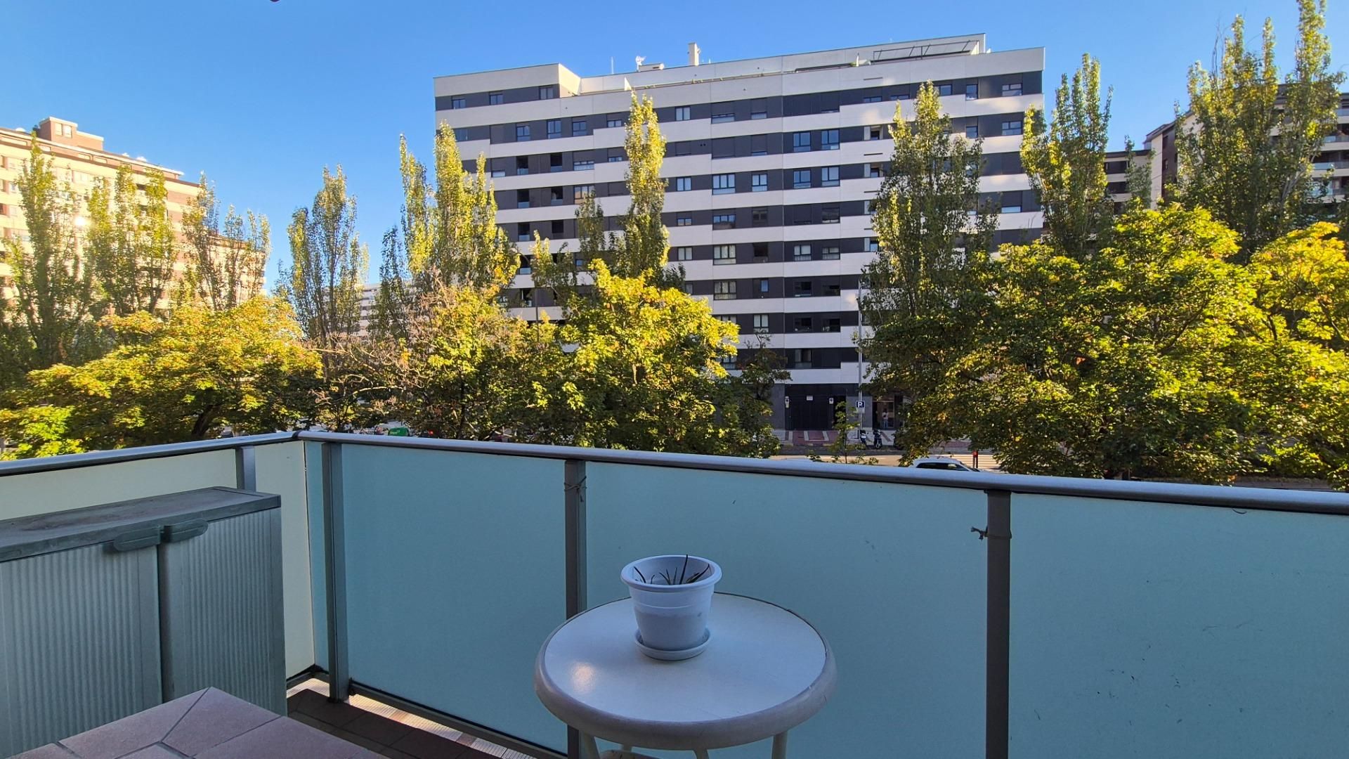 Terrassa de Pis en venda en  Pamplona / Iruña amb Calefacció, Parquet i Balcó