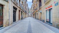 Vista exterior de Local en venda en Donostia - San Sebastián  amb Aire condicionat i Moblat