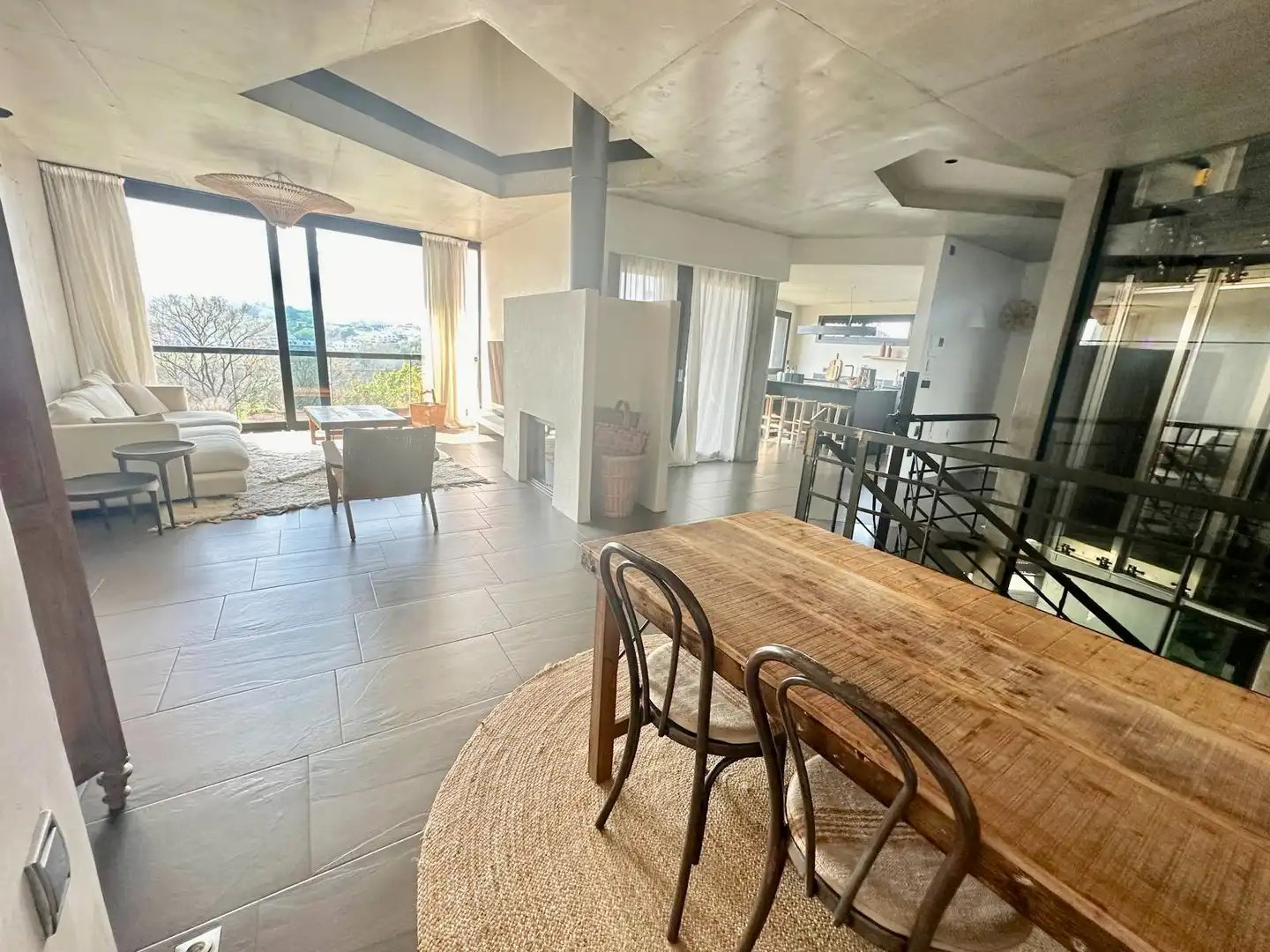 Menjador de Casa adosada en venda en Donostia - San Sebastián  amb Aire condicionat, Calefacció i Jardí privat