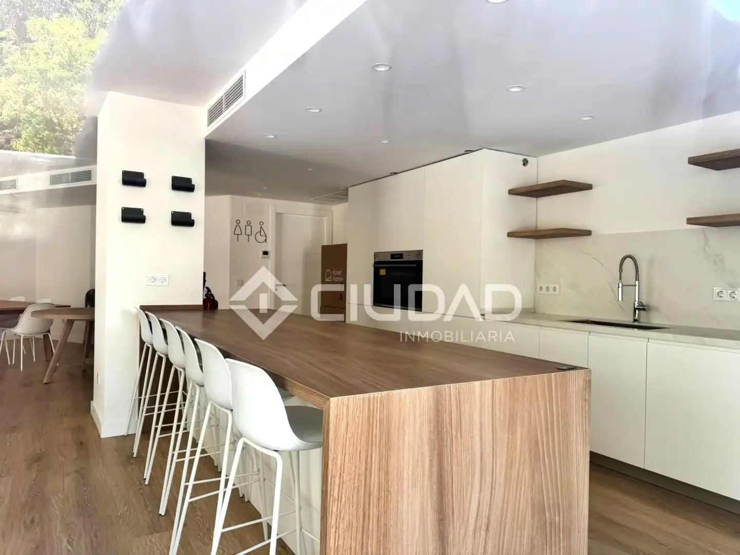 Cocina de Piso en venta en Sanlúcar de Barrameda con Jardín privado, Terraza y Trastero