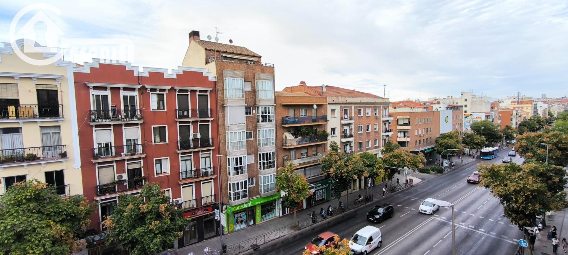 Vista exterior de Pis en venda en  Madrid Capital amb Aire condicionat, Calefacció i Balcó
