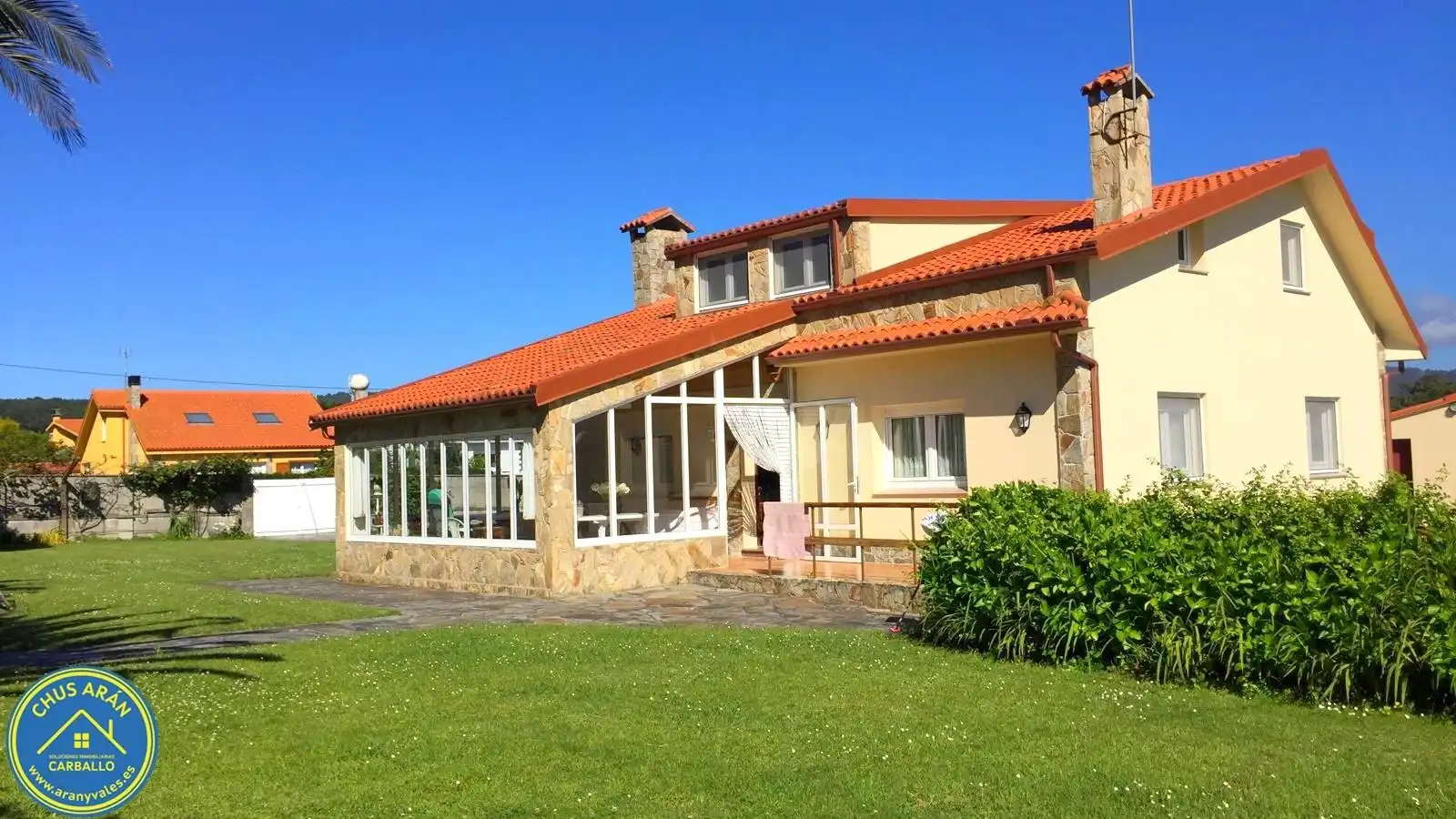 Casa o xalet en venda en Carballo amb Calefacció, Jardí privat i Moblat