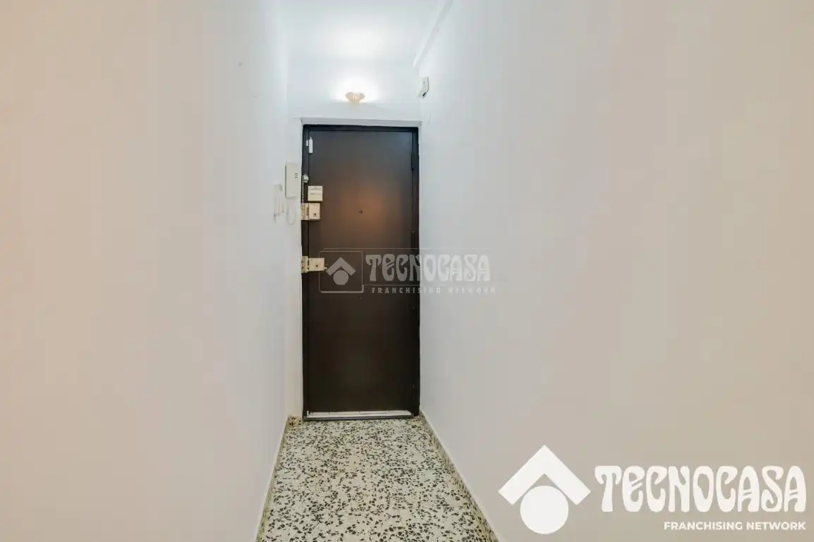 Wohnung zum Verkauf in Mataró mit Klimaanlage, Balkon und Alarm