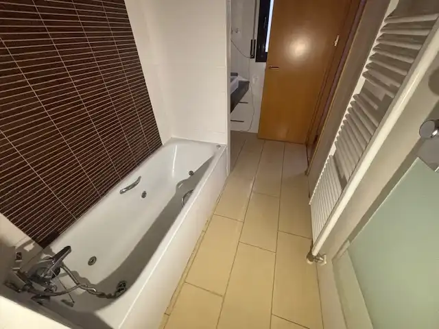 Casa aparellada en venda a C/ de Joan Maragall, imagen 9