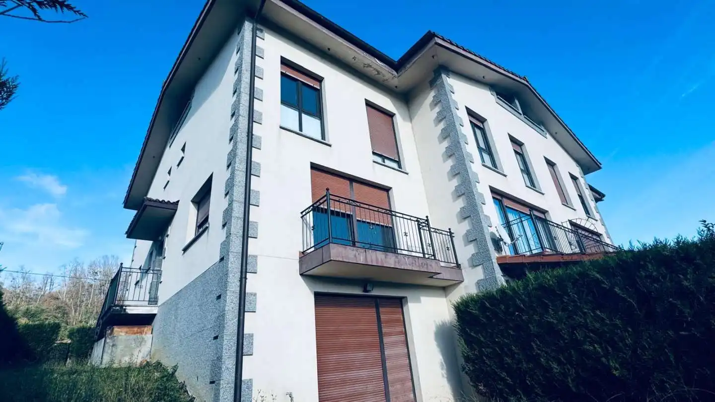 Vista exterior de Casa adosada en venta en Andoain con Calefacción, Jardín privado y Terraza