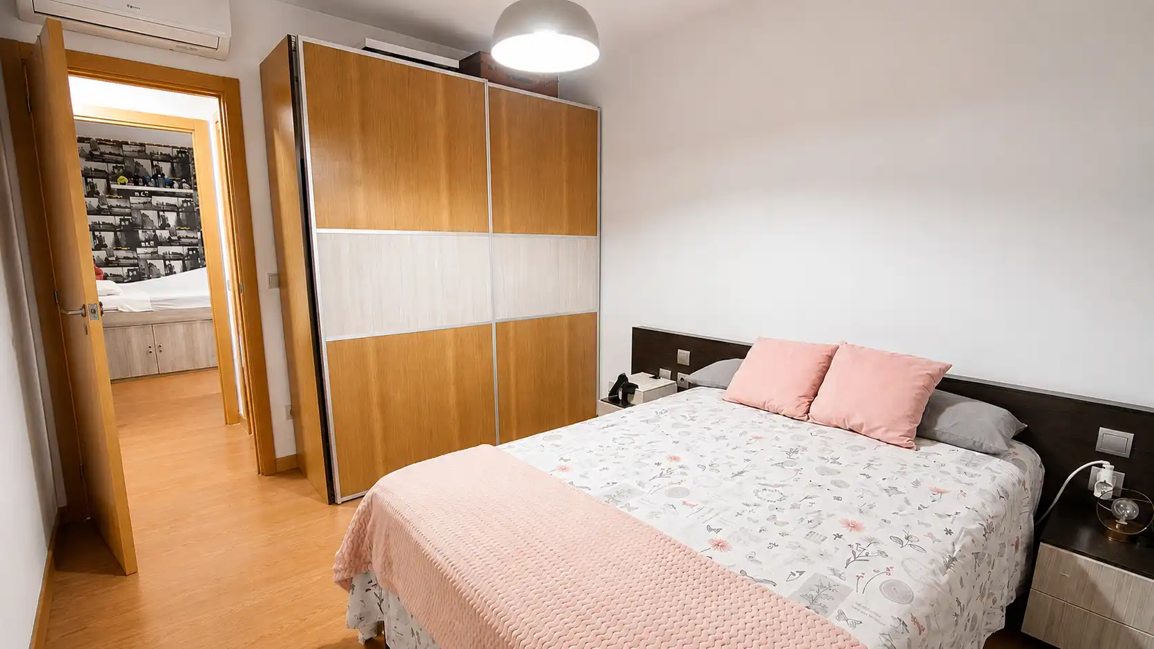 Bedroom of Flat for sale in Sevilla  with Air Conditioner and Furnished