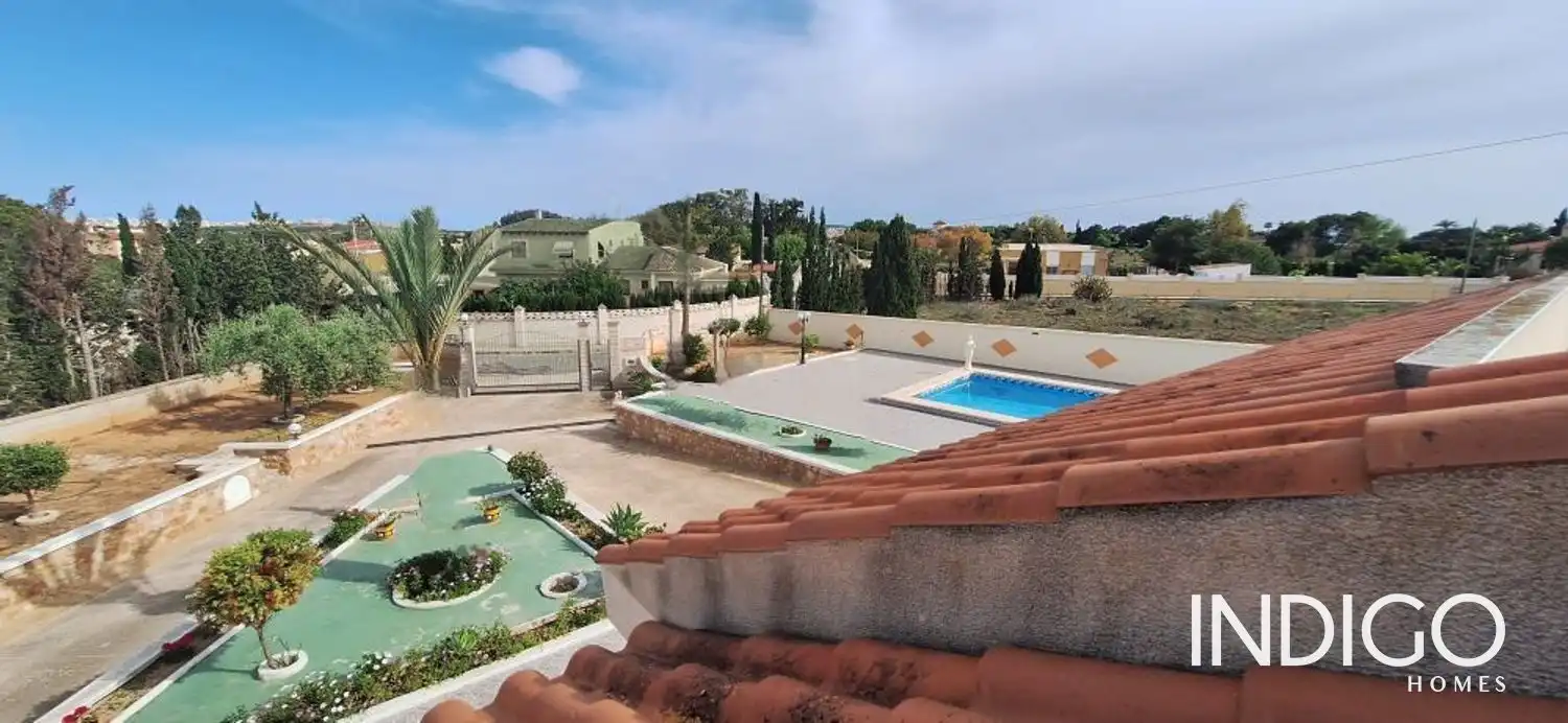 Vista exterior de Casa o chalet en venta en Elche / Elx con Aire acondicionado, Calefacción y Terraza