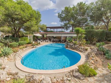 Casa rústica amb piscina en venda a Sant Lluís - S'Ullestrar - Torret