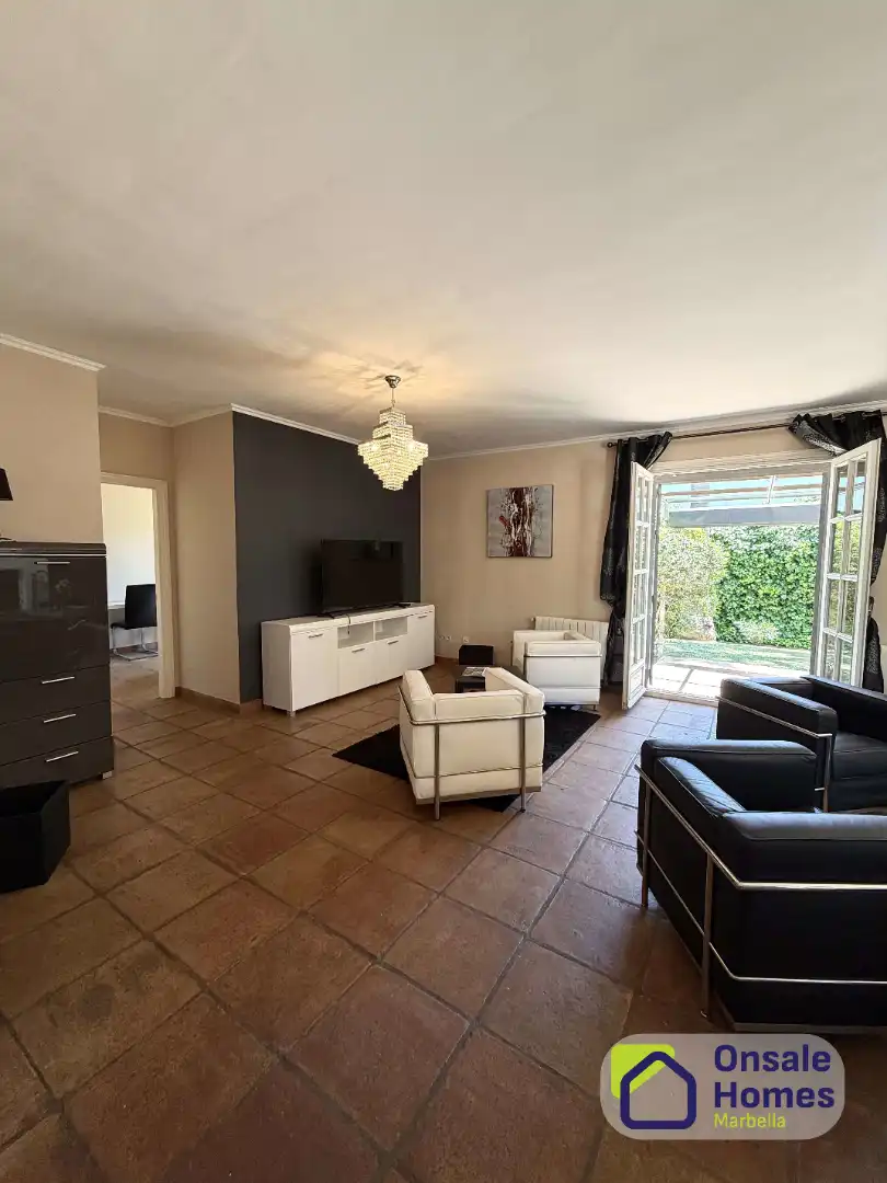 Living room of Houses for rent in Marbella  with Air Conditioner, Private garden and Terrace