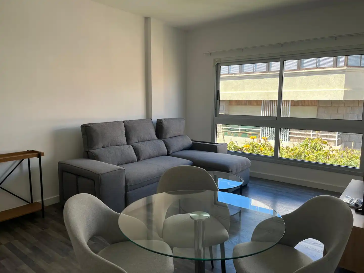 Sala d'estar de Pis de lloguer en Santa Cruz de Tenerife amb Parquet, Moblat i Forn