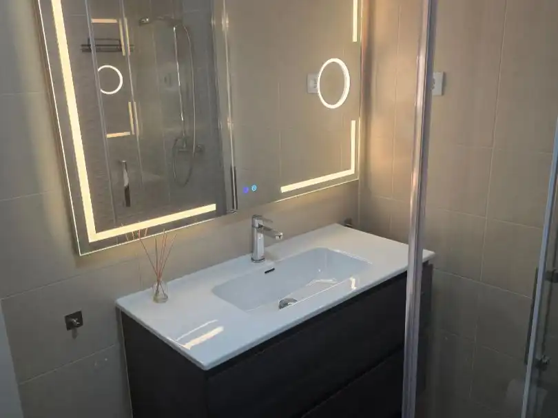 Badezimmer von Wohnung zum Verkauf in  Madrid Capital mit Klimaanlage
