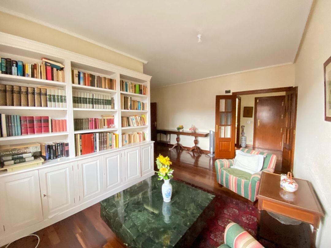 Sala de estar de Piso en venta en Getxo  con Calefacción y Balcón