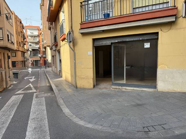 Local comercial en Venta en Calle Sevilla en Carolinas Bajas