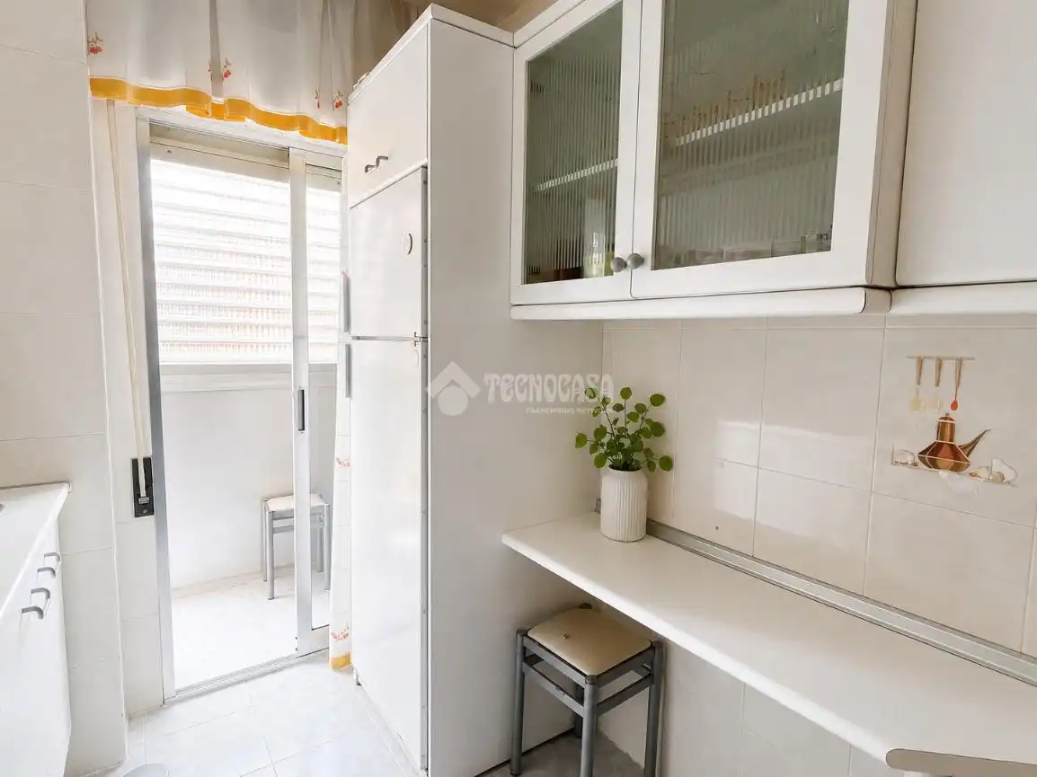 Cuina de Pis en venda en San Fernando de Henares amb Aire condicionat, Calefacció i Terrassa
