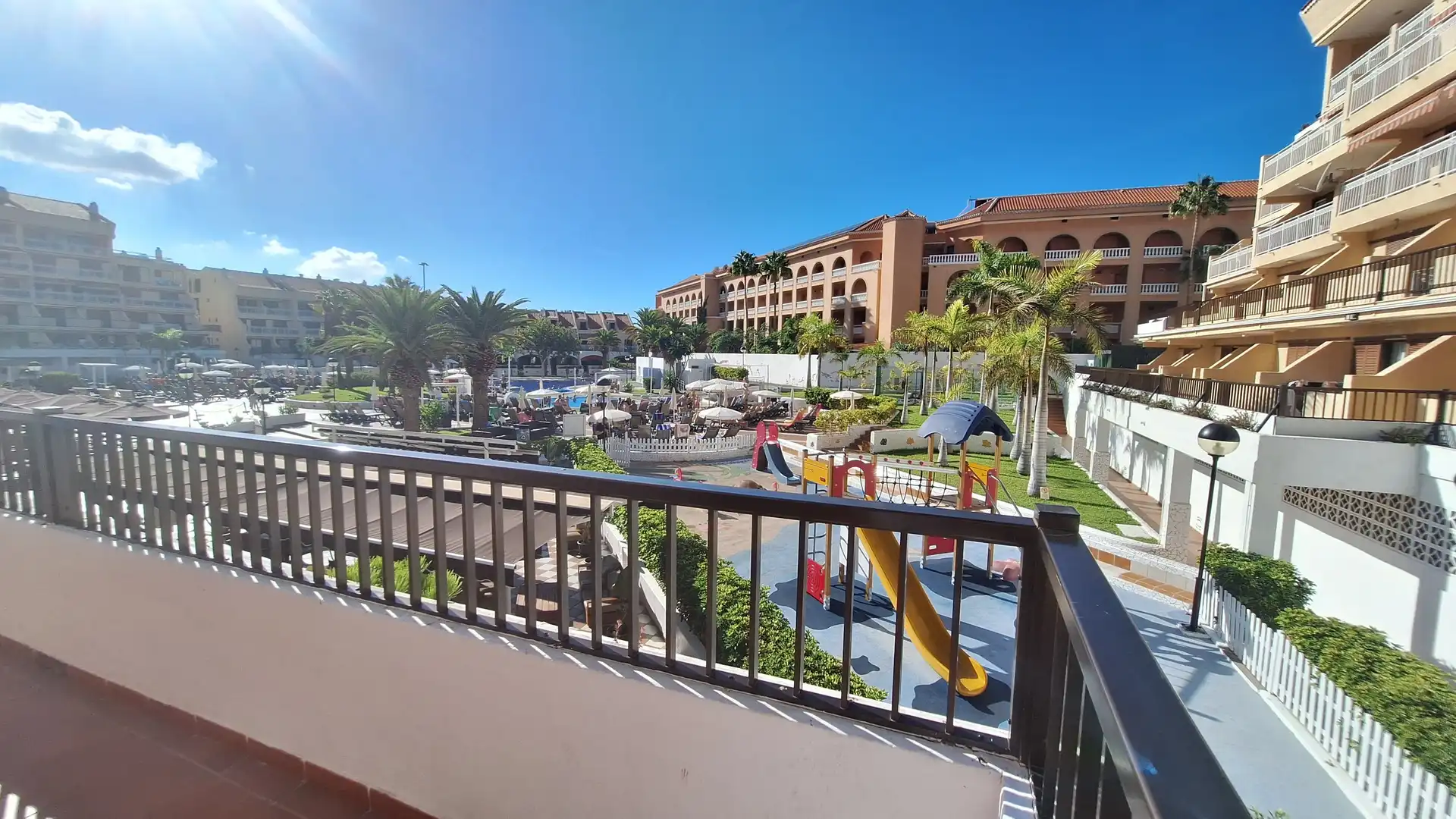 Vista exterior de Piso en venta en Arona con Aire acondicionado, Jardín privado y Terraza